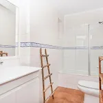 Patio Sant'ana - 2 Bedrooms W/ Exterior Area *